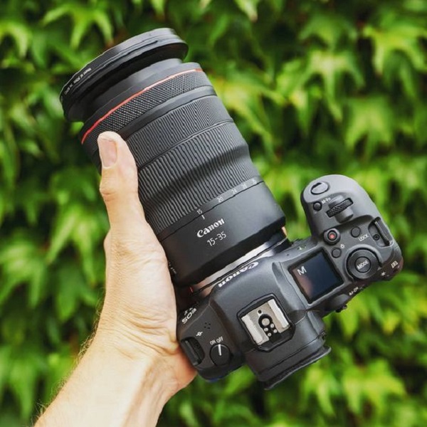 Discover the key differences between various Canon lenses