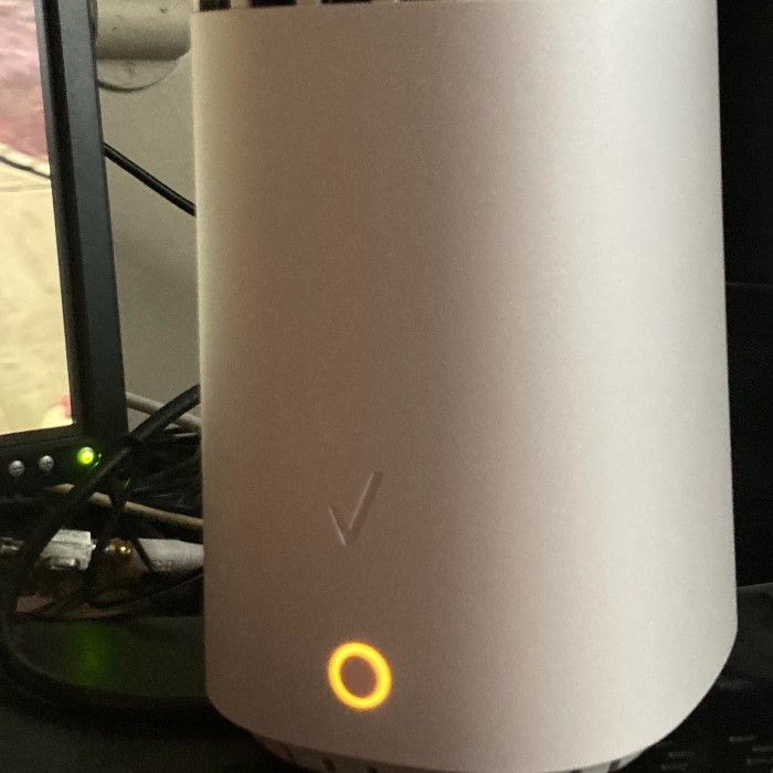 verizon router yellow light