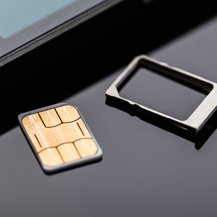how to remove sim card from iphone