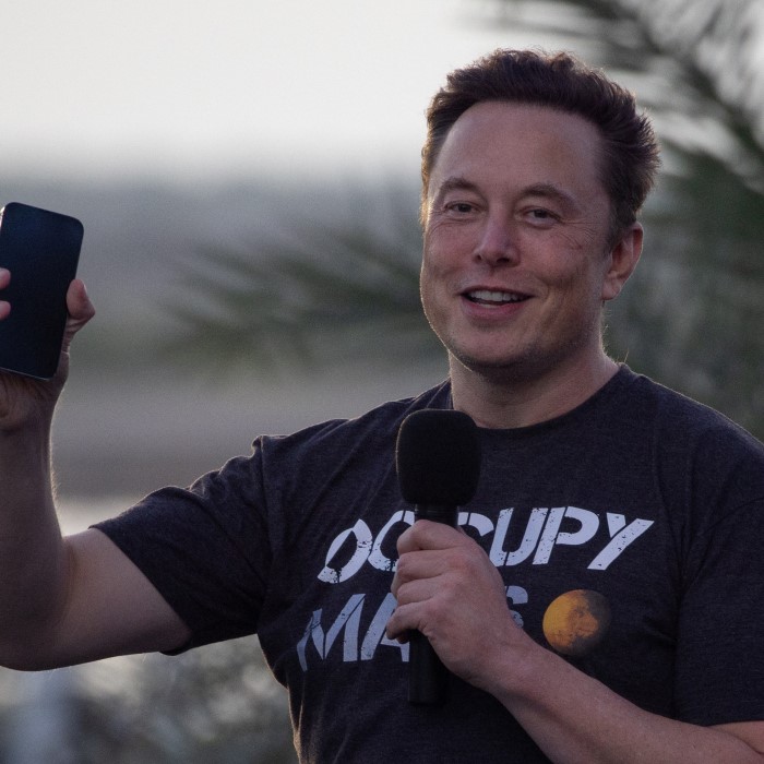 elon musk satellite phone