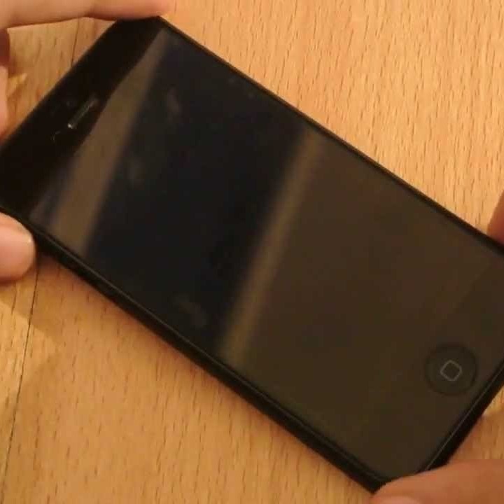 why does my phone screen keep going black