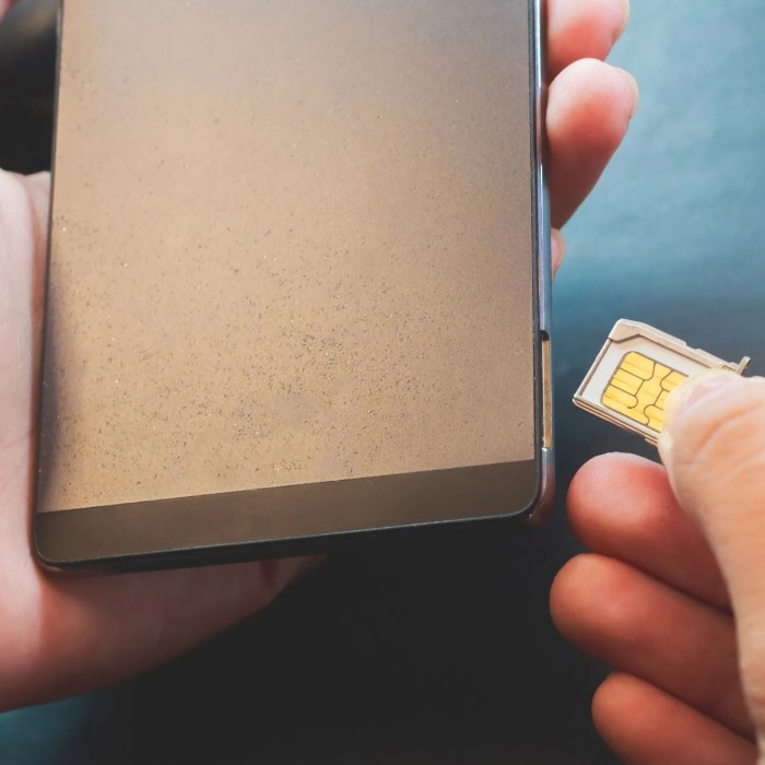how to activate sim card on iphone