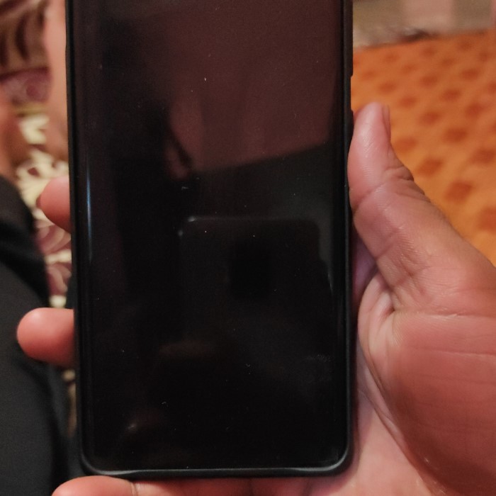 why is my phone screen black