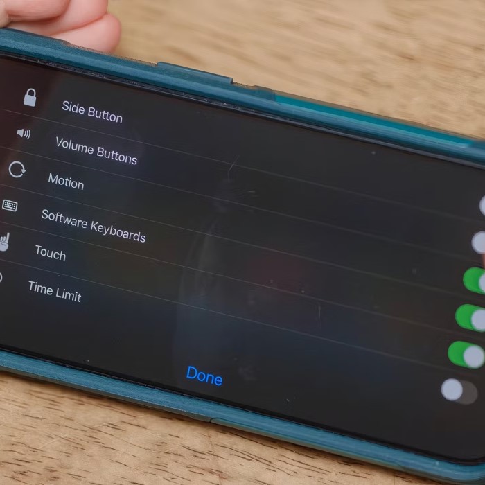 how to lock phone screen for baby iphone