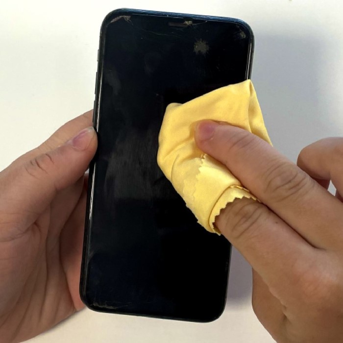 how to remove scratches from phone screen