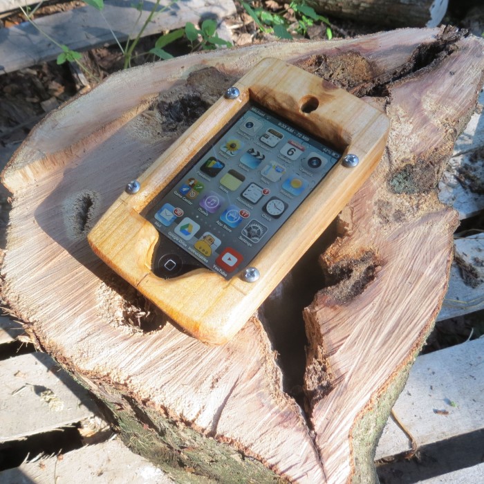 how do you make a phone case