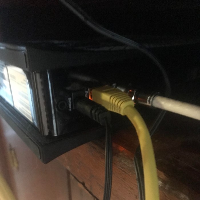 cox router blinking orange