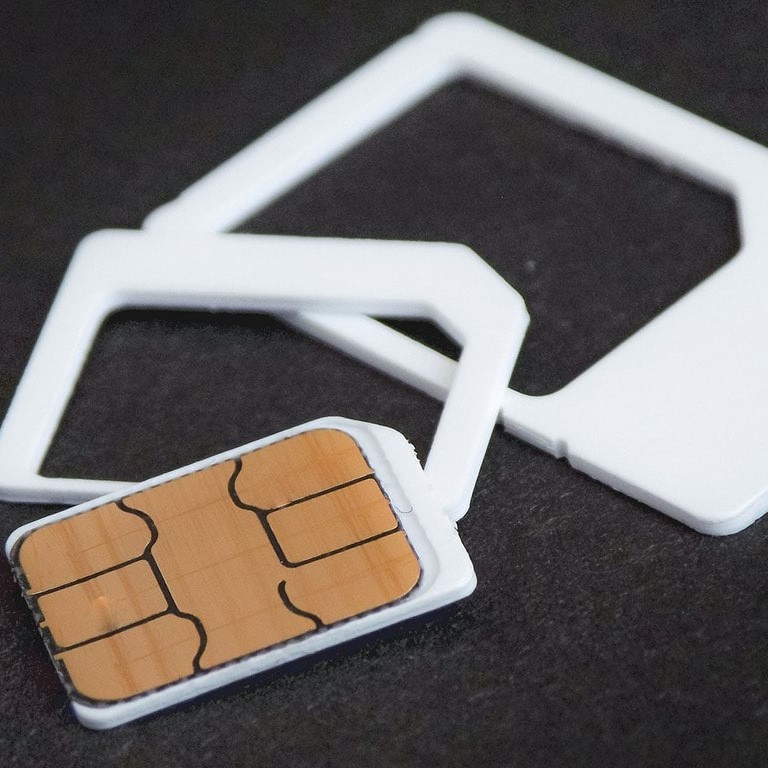 how to see what is stored on sim card