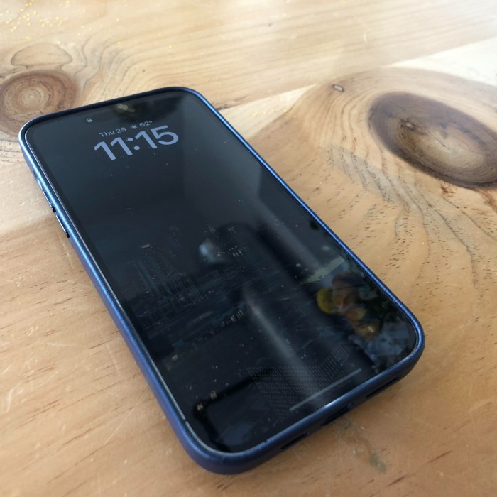 how to keep phone screen on iphone
