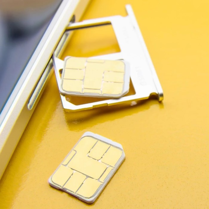 does a sim card store data